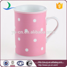 Taza de café de cerámica femenina rosada con la venta al por mayor de la manija